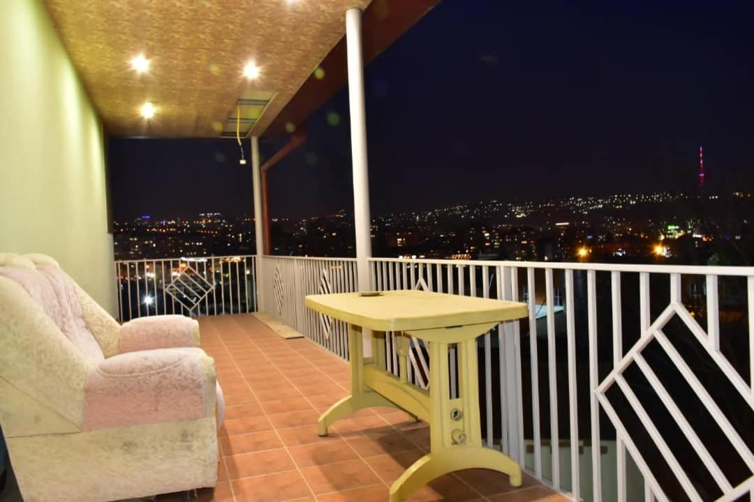 יירבאן Gyumri Hotel מראה חיצוני תמונה